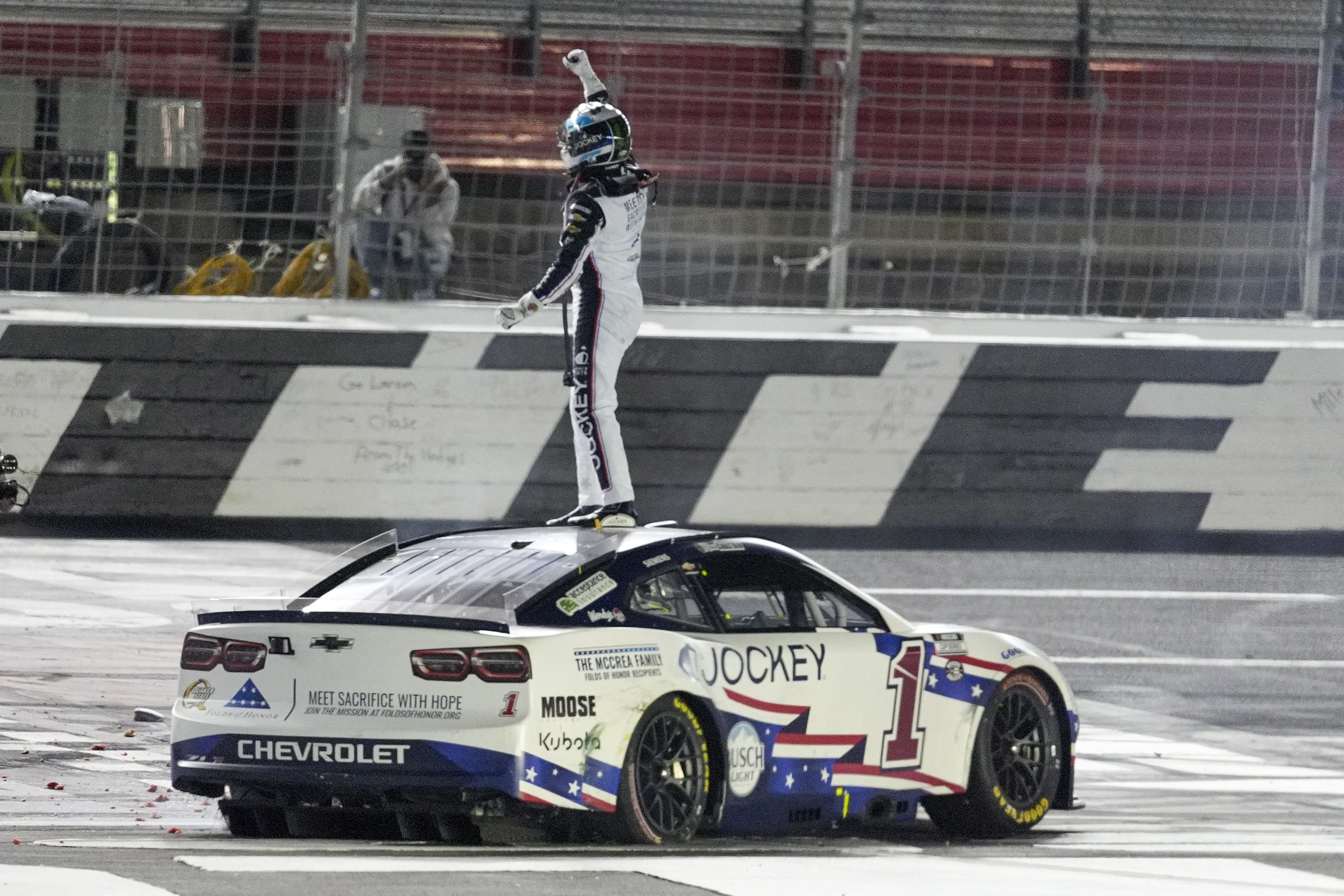 Ross Chastain drives the #1 Chevrolet Camaro for Trackhouse Racing - Source: Imagn